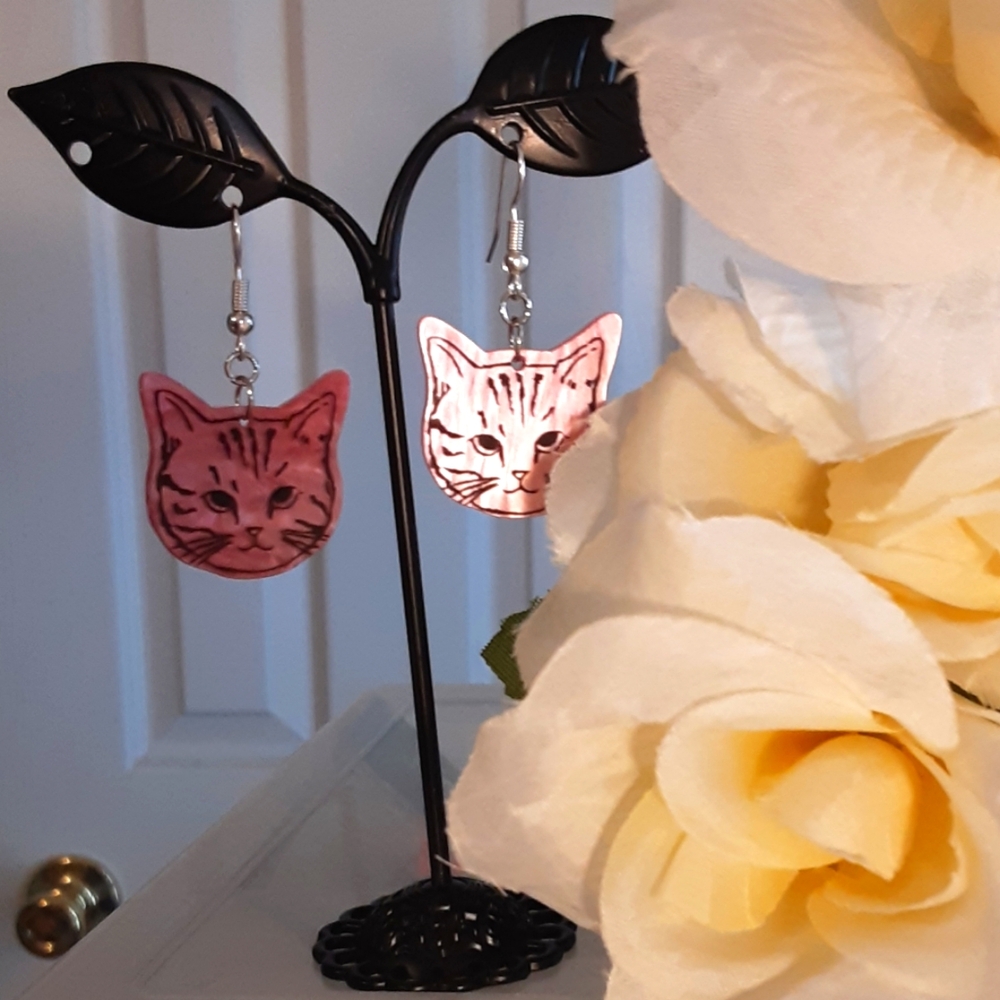 Pink Pearlized Cat Face Earrings